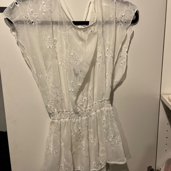 Express white embroidered X-Small top - Picture 6 of 7